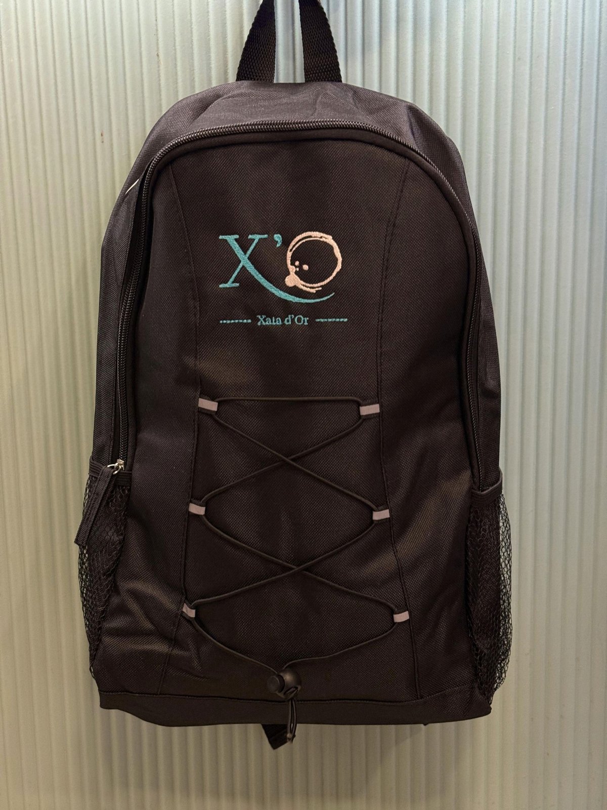 Mochila con logo bordado de Xata d'Or