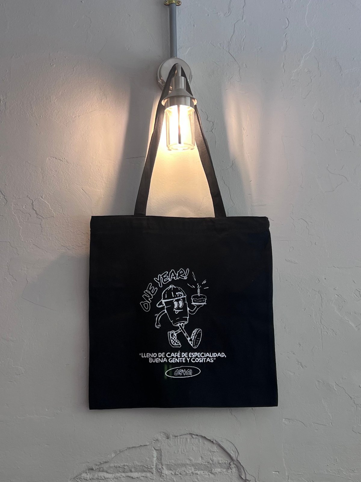 Tote bag bordada para el aniversario de una cafetería