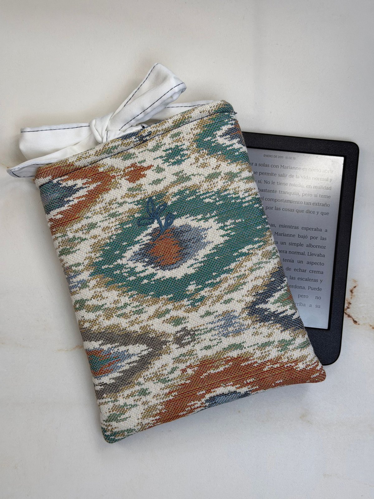 Funda de ebook Ágatha ikat
