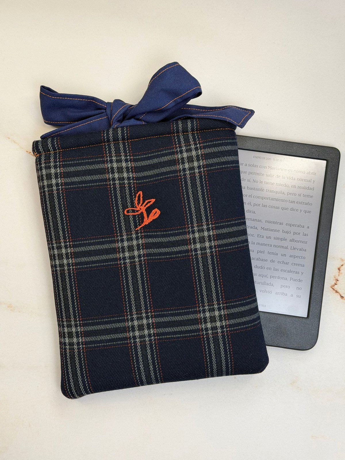 Funda de ebook Ágatha tartán marino