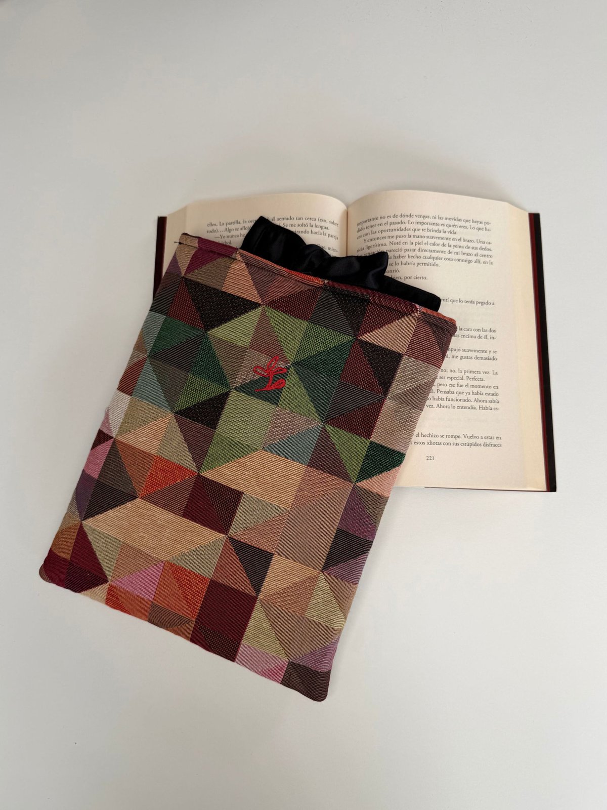 Funda de libro Ágatha geométrica